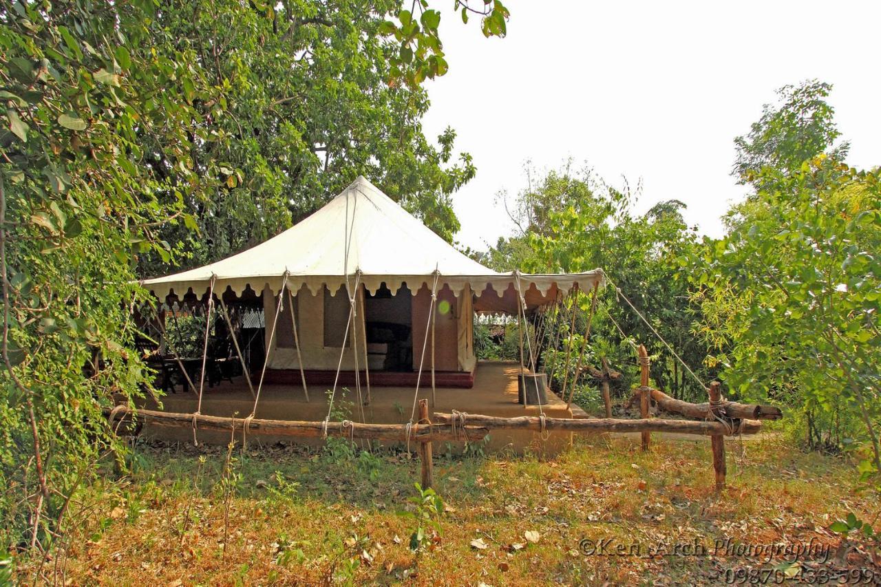Monsoon Forest Tāla Buitenkant foto